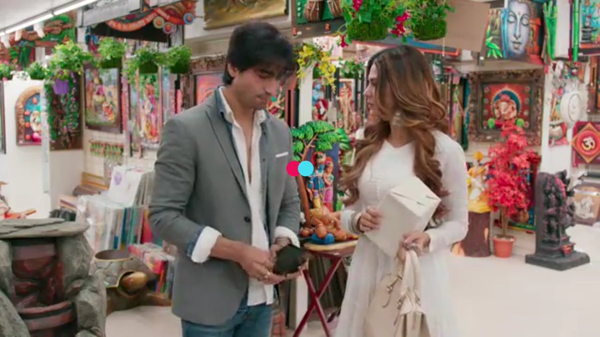 this scene escalated quickly!!! he udaod some paisa, "paying" her for that gift and ran away snatching it?! i-   #Bepannaah