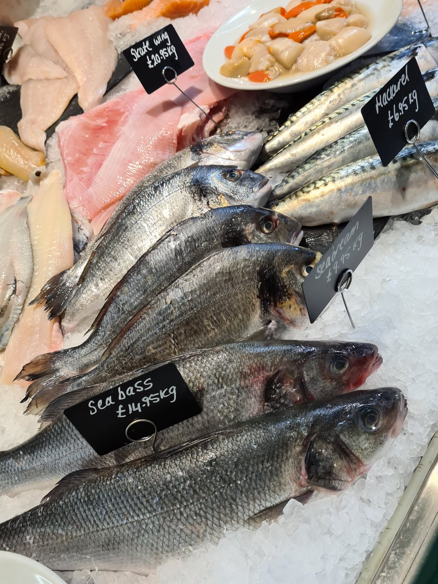 suffolkfoodhall's tweet image. It's a #freshfishfriday and it's looking good! Lots of fresh fish in the counter!