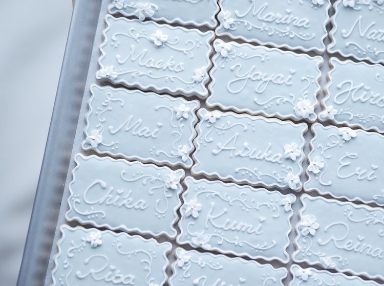 S H I O R I בטוויטר パティシエしてます って胸張って言えるほどの仕事は何にもしてないんだけれど ひらがな書くより筆記体英語の方がちょっとだけ ほんとにちょっとだけ得意なのでみて 目を細めてみてくれるともっとうれしい お菓子作り