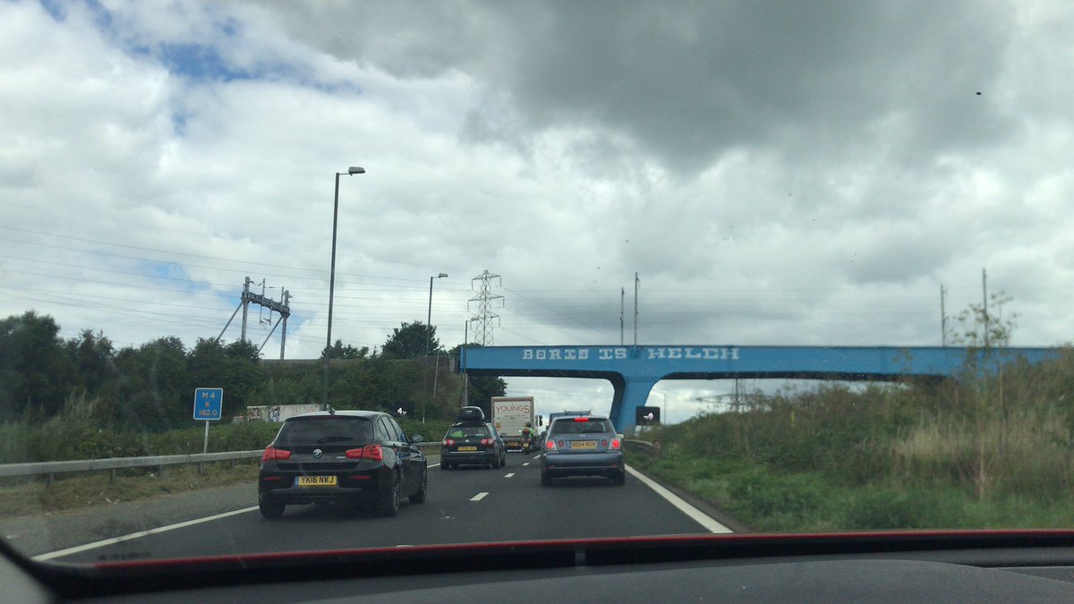 Westy0864's tweet photo. When @waze is down and your satnav is not smart enough for this traffic!! https://t.co/1scmRwVk6G