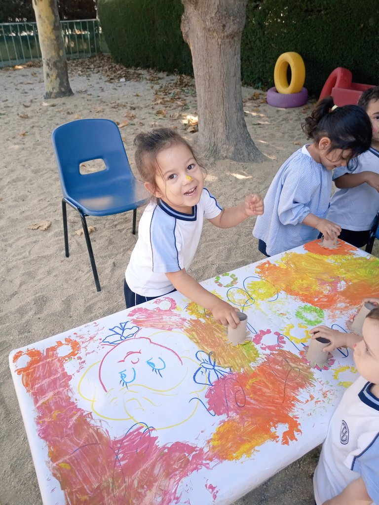 cucaclass's tweet photo. Es necesario recuperar el tiempo de juego y de socialización. Disfrutando.
 ¡Feliz viernes! #PrimercicloInfantil https://t.co/RIRzbsxQPR