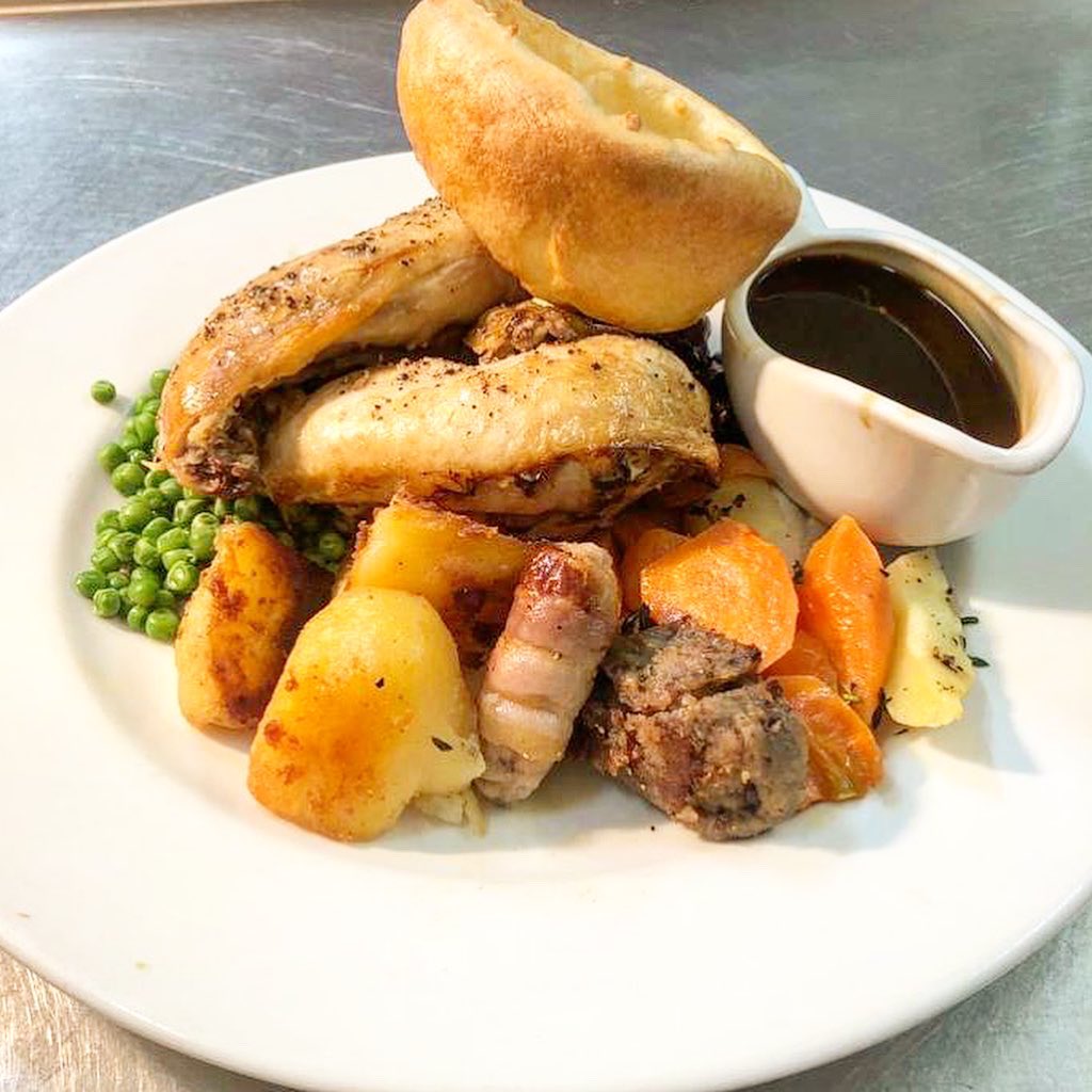 Fancy a roast but don’t want to clean up the mess that comes with it? Or are you fed up of doing the dishes full stop? Let us do the work for you so you can have a relaxing weekend. Book your table with us and avoid the crowds.