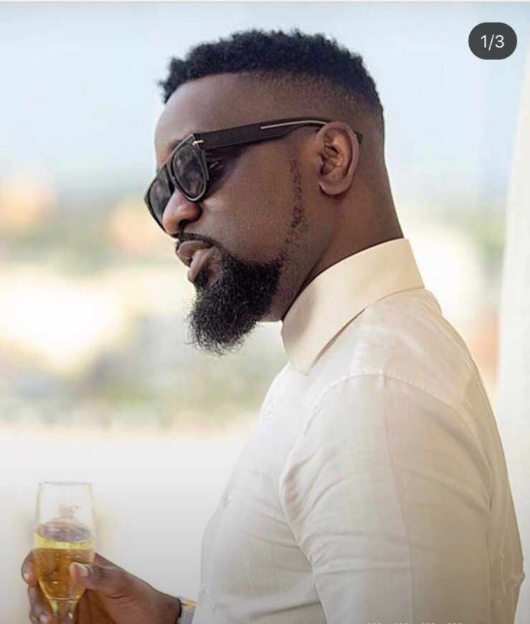 jnrmanuel09's tweet photo. Happy Earth 🌍 Day Legendary @sarkodie 👑 https://t.co/EjVXY1f4D9