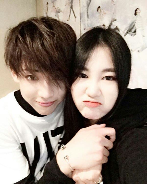 oncesevens's tweet photo. got7 and jamie were this close and comfortable AAAAAAAA I  MISS THEM SO MUCH https://t.co/6FzrkEf0yL