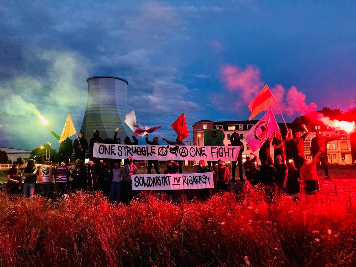 #OneStrugleOneFight!

Die Durchsuchungen in der #rigaer94 sind nur der Auftakt der kommenden Repressionswelle gegen Linke Projekte.
Wir werden Widerständig bleiben und solidarisieren uns auch in #Dresden #Löbtau mit allen räumungsbedrohten Häusern!

#Syndikat #Liebig34verteidigen