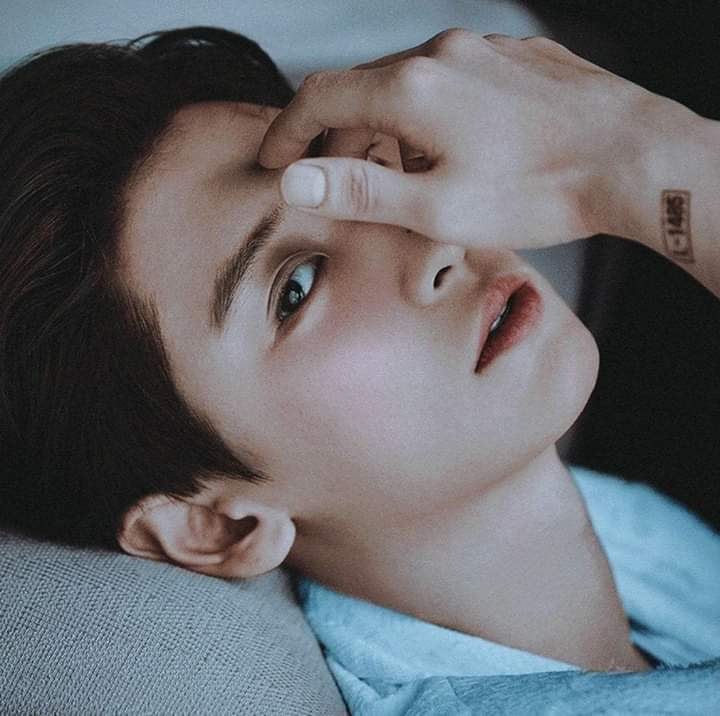 Park Chan Yeol is an epitome of beauty.