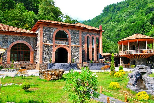 GeorgiaWineland's tweet photo. 🇬🇪☀🏞👍Chacha "Porto Franco" from the Adjara Wine House-a national Georgian drink, characterized by a high alcohol content.
Chacha: Porto Franco
Region: Adjara-Georgia
Manufacturer: Ajarian Wine House
Strenght: 41.3%
Volume: 0.7 L
Class: aged Chacha barrels
Price-from 20 $ https://t.co/x7ZXxWaXDE