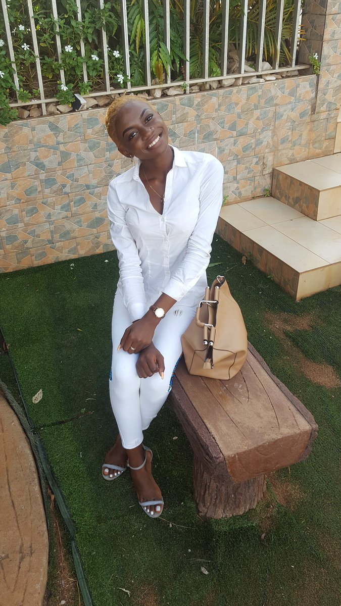 Oracle_foxx's tweet photo. Hello Peeps! Long Time...
#missbluecameroon
#missemma https://t.co/ZH5ZzK6ofK