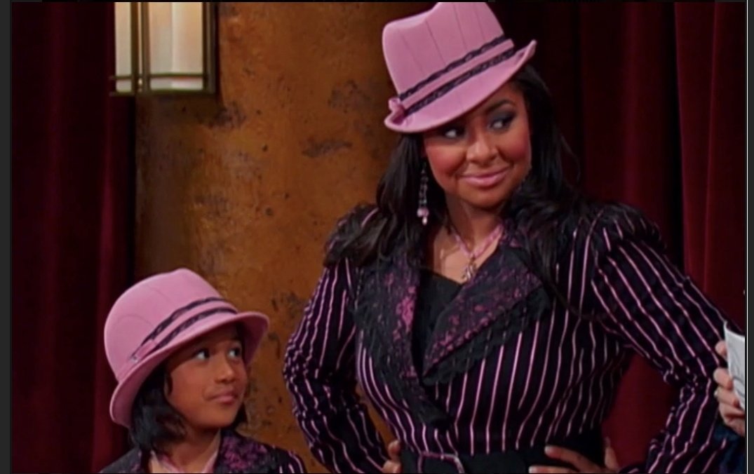 Slight Victoria's Secret vibes but that is the fault of Victoria and Victoria alone.