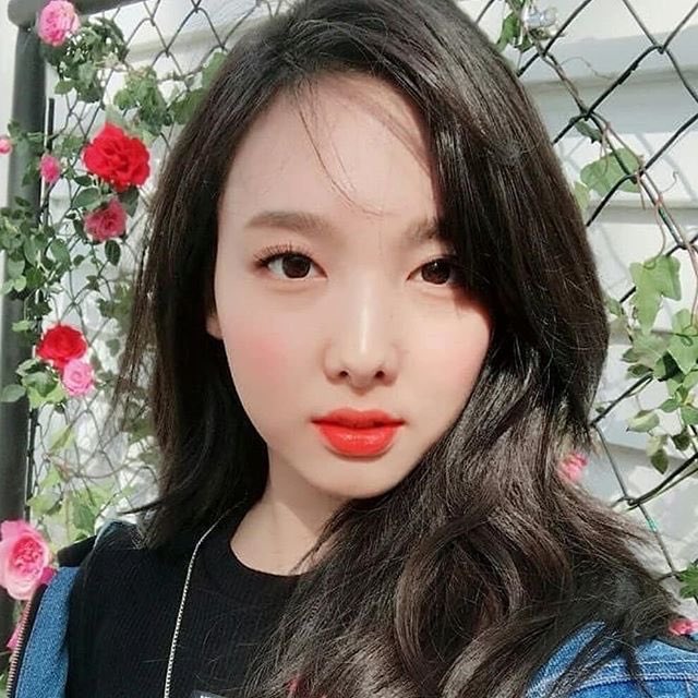 noimnayeon's tweet photo. hi :D

#osd #onceselcaday @JYPETWICE https://t.co/wQqB99n50o