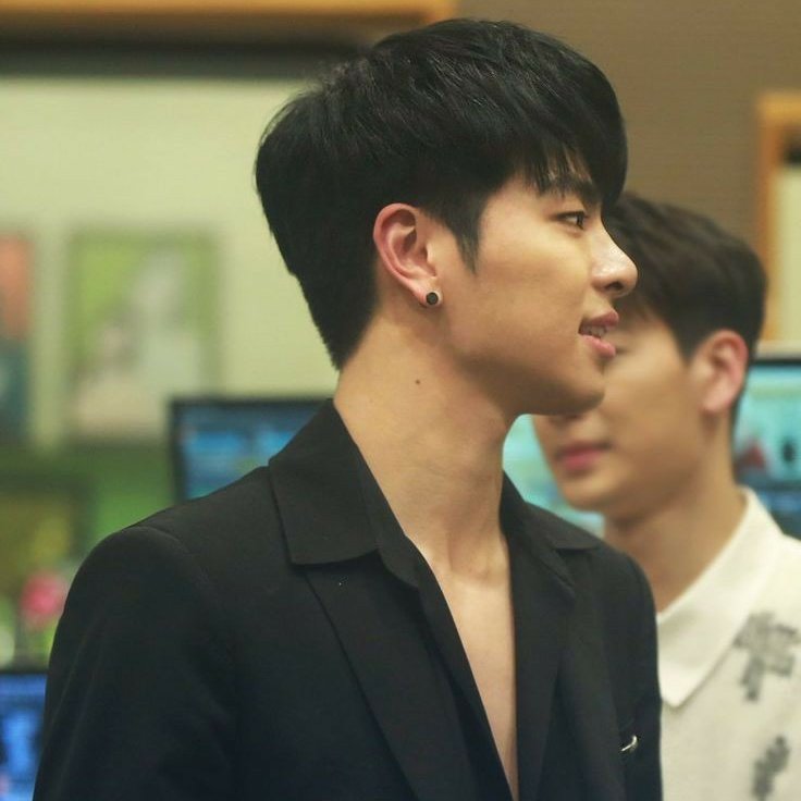 iKONkon's tweet photo. #iKON #JUNHOE 
#iKON_ON 
#iKONIC https://t.co/6Z9XLP3vMH
