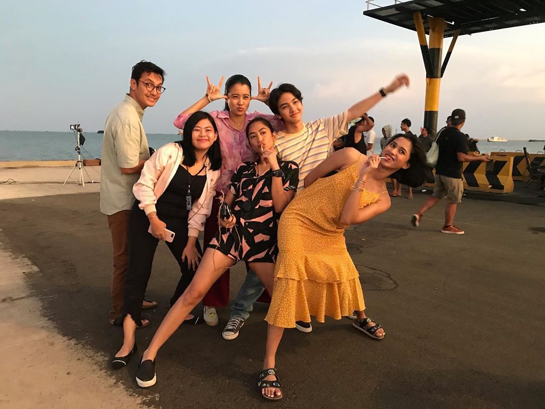 arhamnaticngawi's tweet photo. Siapa nih yg udah gak sabar nonton mereka diboskop🤗 #ariirham #ariirham❤ #ariirhamm #arii #arhamnaticfamily #arhamnatic #arhamnaticindonesia #arhamnaticfans #terlalutampan #generasimicin #generasi90anmelankolia #aftermetyou #ratuilmuhitam #rembulantenggelamdiwajahmu https://t.co/4HlZKlCdae