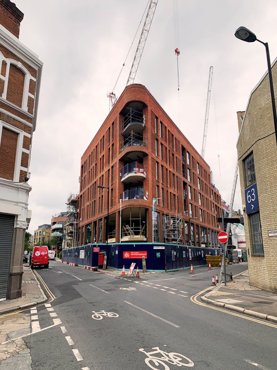 aca_studiosltd's tweet photo. We have that Friday feeling! Rushworth Street is flying up and looking incredible! HG Construction are doing great job on this scheme! Take a look at that brickwork! Watch this space! #ACA #onsite #brickarchitecture #thatcurvethough #mixeduse #newhomes #southlondon #brickdetails https://t.co/9YeUk38on0