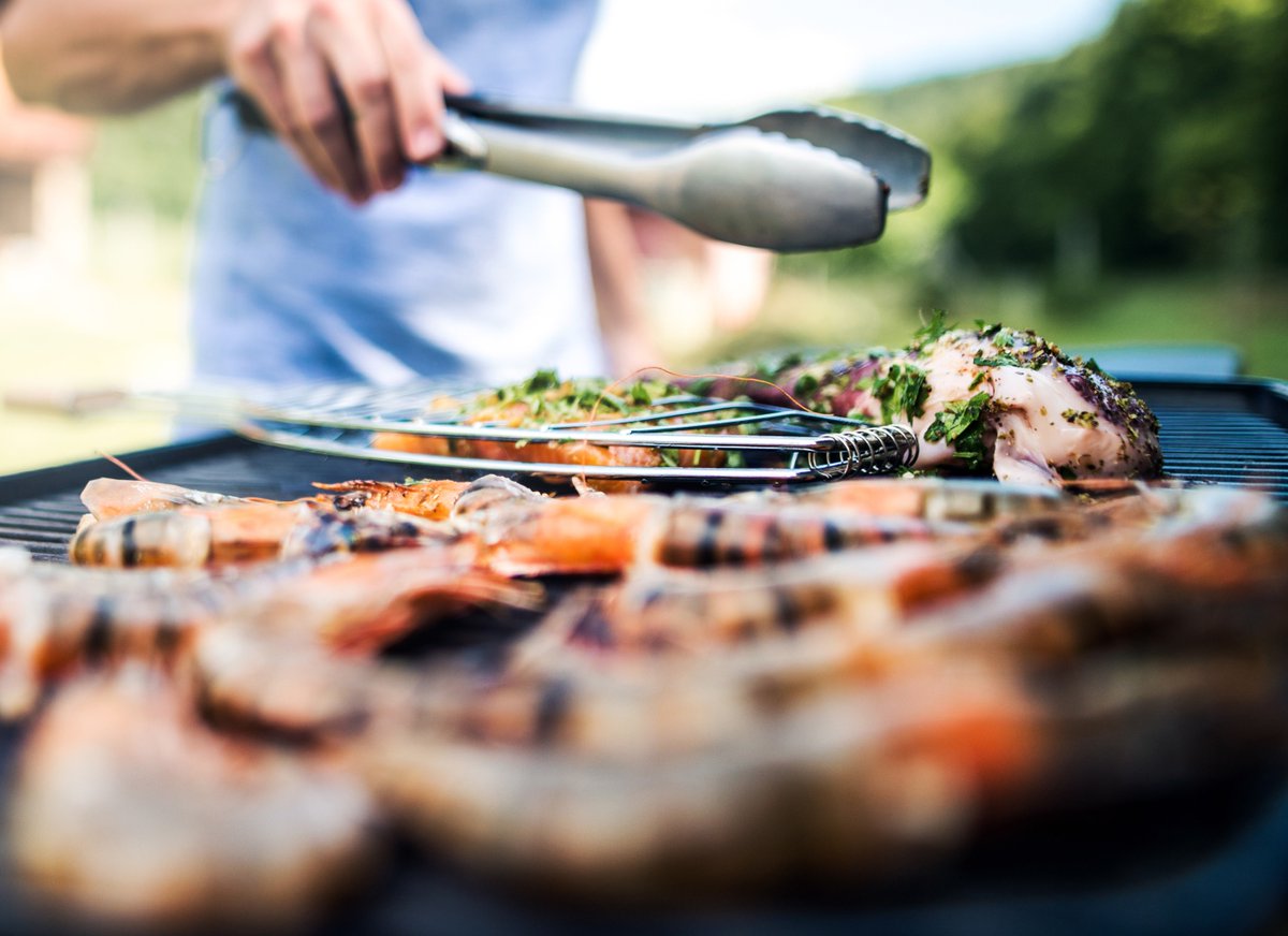 Feeling cooped up? Need more friend &amp; family time? You are not alone! As BBQ season gets into full force, we want to remind our friends and supporters to stay safe. Here are some easy tips to have fun while social distancing.

aarp.org/health/conditi…