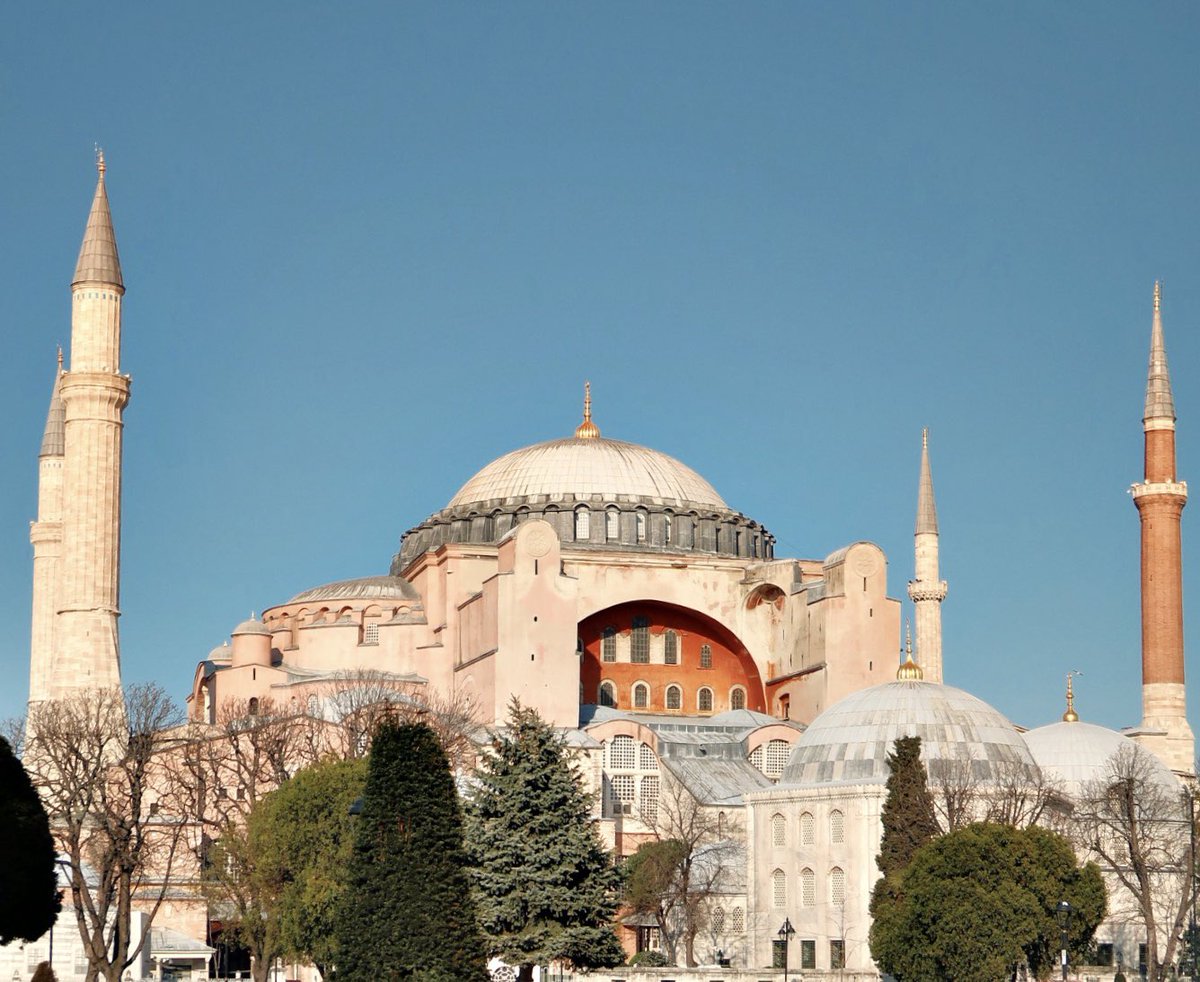 mosquesty's tweet photo. "Güzel birşey olsa da şöyle içten, kuvvetli bir tekbir getirsek" 

الله أكبر https://t.co/31zXenSEM7
