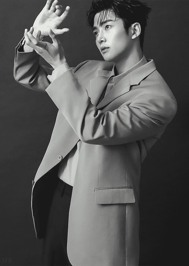 SCS_ENT's tweet photo. [#케넷디날디] HOMCO.OFFICIEL _ JULY ISSUE 2020 

#켄 #로운 #KENNETH #KENN #SACORP https://t.co/ZIVZS0aIM2