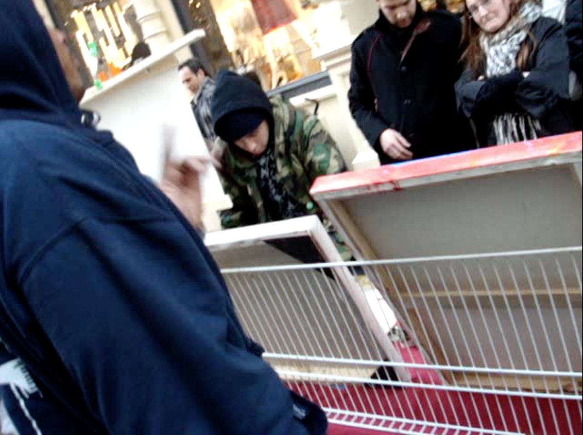 selling in SOHO on the streets on NY.  #TMNK #artismyweapon #lovestorysucks