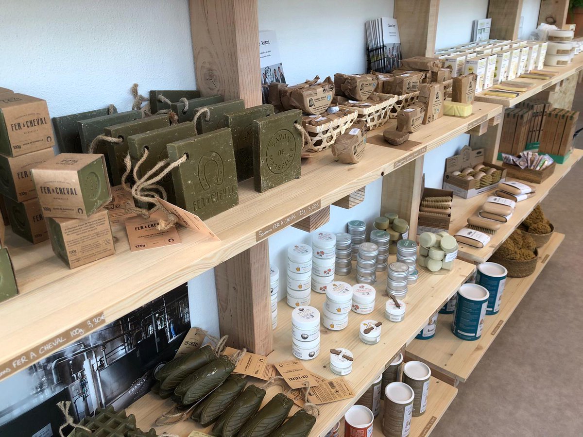 jerome_coumet's tweet photo. Bienvenue à Pépins &amp; Trognons, concept store éco-responsable qui propose une multitude de produits responsables

Simon et Christophe vous acceuillent au 111, bd Auguste-Blanqui #paris13

Leur crédo: consommer moins et consommer mieux. 
99% des produits sont fabriqués en France https://t.co/xKDQsV4OYM