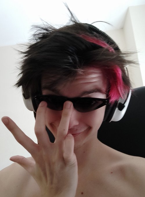 Felt cute might delete l8r https://t.co/l4kQCZo72A