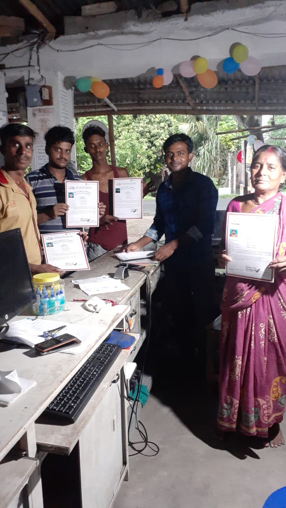 cscwestbengal's tweet photo. CSC VLE Mr. Nitai Pal of Nadia District distributed PMGDISHA certificate. #CSCWestBengalDay @dintya15 @rsprasad https://t.co/igQlryKA72