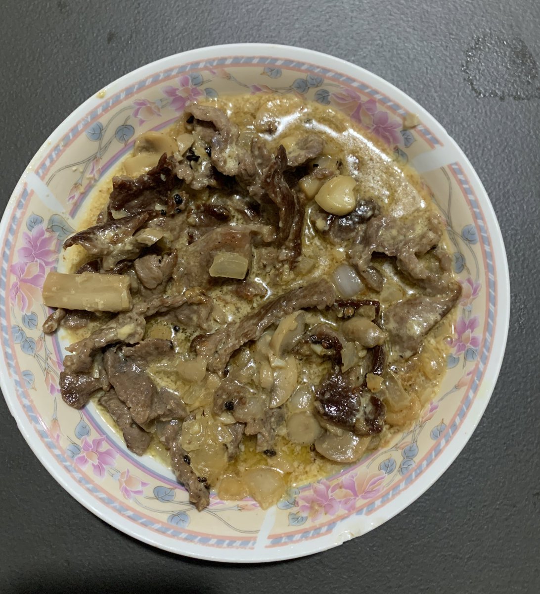 TrishEsclabanan's tweet photo. Cooked with love 🥰🙈🤍 #BeefStroganoff #Carbonara #ChefN https://t.co/GIBJaMHUnZ