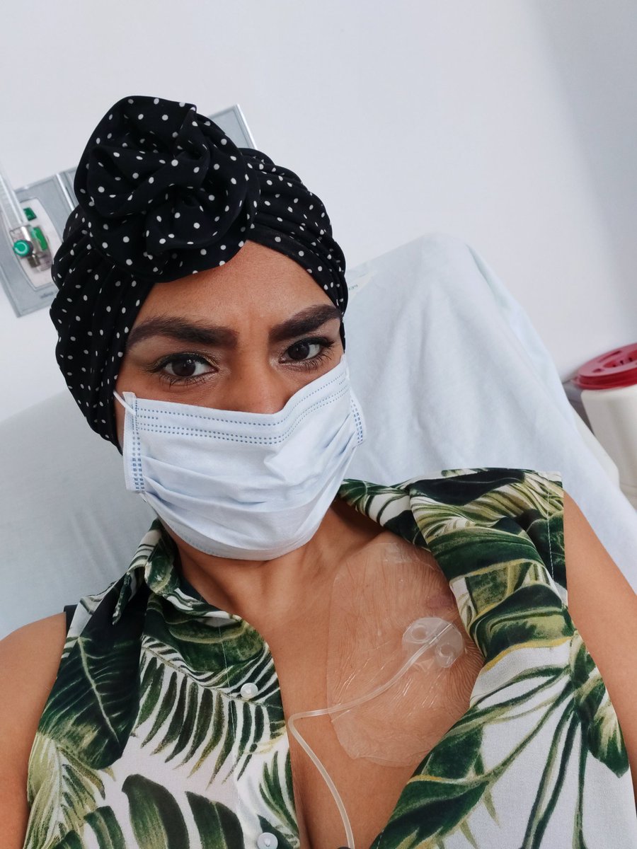ipm05's tweet photo. Seguimos guerreando de la mano de Dios y teniendo la esperanza de salir adelante. #guerrera #valiente #DiosEsFiel 🎗️👩🏽‍🦲💪🏽😊 https://t.co/JidBEy3weD
