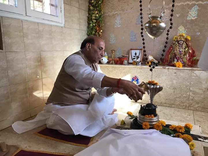 Happy birthday and best wishes to the Defense Minister of the country, Shri Rajnath Singh ji. 