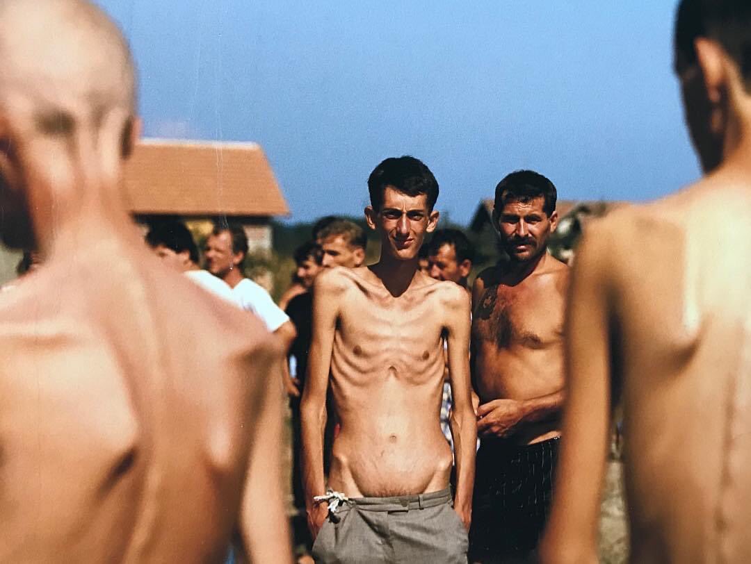 LoLites's tweet photo. Han passat 25 anys d'aquesta desgràcia. No és fàcil fer una baixada als inferns i sortiren, alguna cosa queda tocada per sempre mes i no pots ignorar el que has vist
#Srebrenica ne zaboravi-2018 💋  #bosniaandherzegovina #war @photomiquelruiz https://t.co/qxcY1wYdfi
