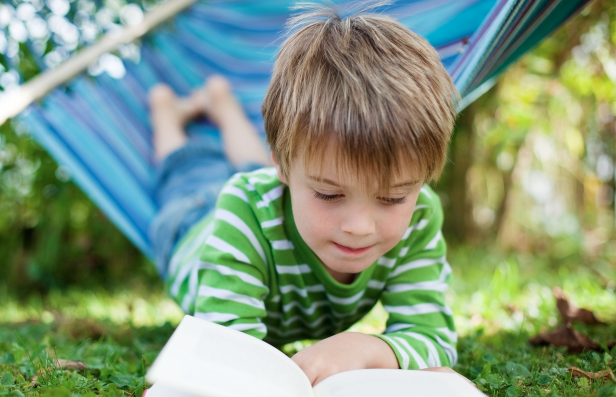From sizzling sunshine to ice-cool lemonade, books are a fantastic way to explore what makes the summer so special!
Take a look at our top 10 books about the summer, which are perfect for ages 3 to 8: 
doodleenglish.com/2020/07/10/top…