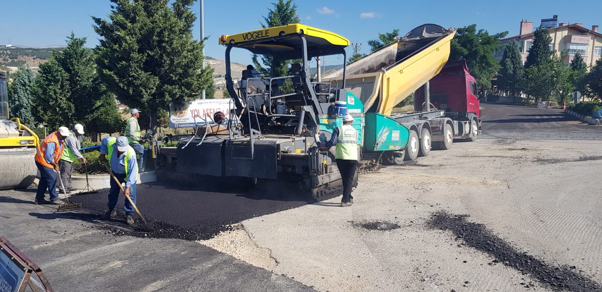 ASefligi's tweet photo. - Ayvaşık Mahallesi 75 Yıl Bulvarı Asfalt Serimi Çalışması 
- Muhtelif Cadde Ve Sokaklarda Asfalt Bakım Onarım Çalışması 
@atila_celik06 @haliltuncay06 @erolguler06 https://t.co/TTSCx48dgQ