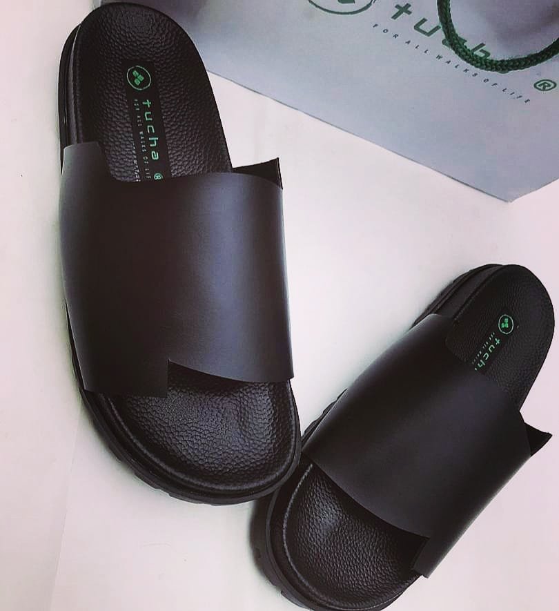 ottoclassic_ng's tweet photo. Our slides are cheaper than a divorce.
N8500 only
#forallwalksoflife #slides #handmade #black #shoemaking #leathercraft #leather #madeinnigeria #men #giftsforhim #nigeriawedding #footwear #nigeria #abuja #lagos #portharcourt #photooftheday #shoes #shoesforsale https://t.co/Xi5ULqWBmJ