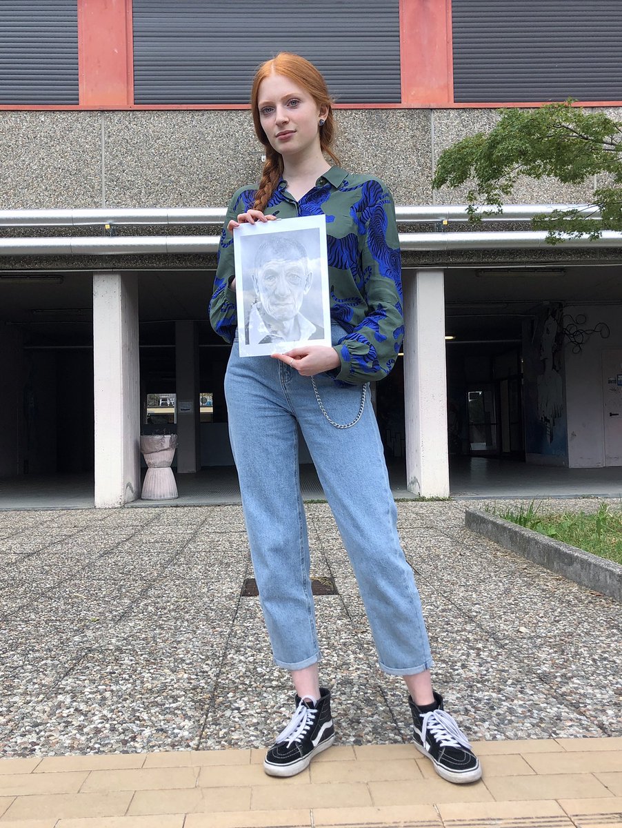 classlourry's tweet image. 5 anni di liceo conclusi 
Col mio progetto d’esame