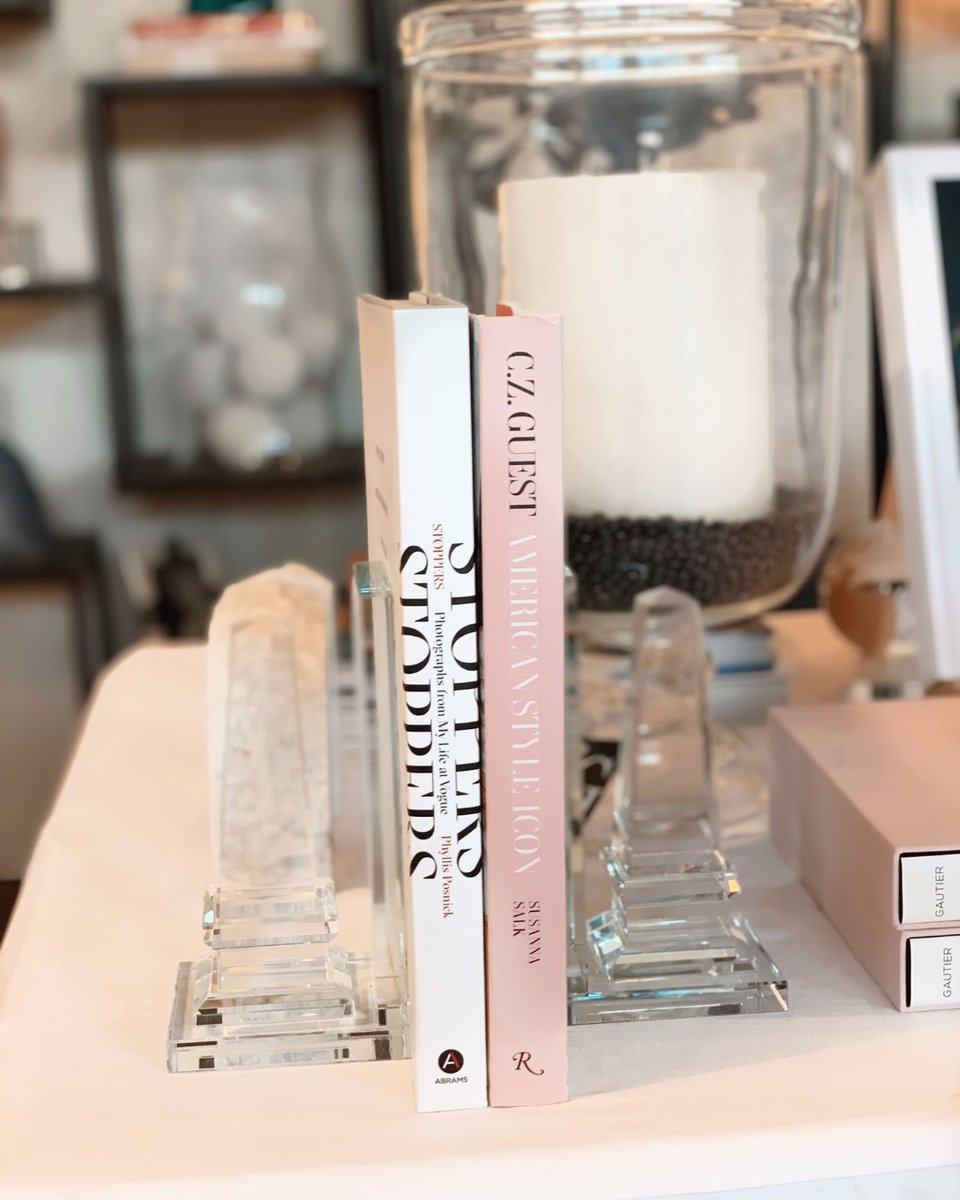 Style Icon books for style icons like you.

Bonus: they're pretty as pie propped between two crystal bookends.

#readinstyle #homedecor #homedetails #artbooks #americanstyleicon #styleicons #stoppers