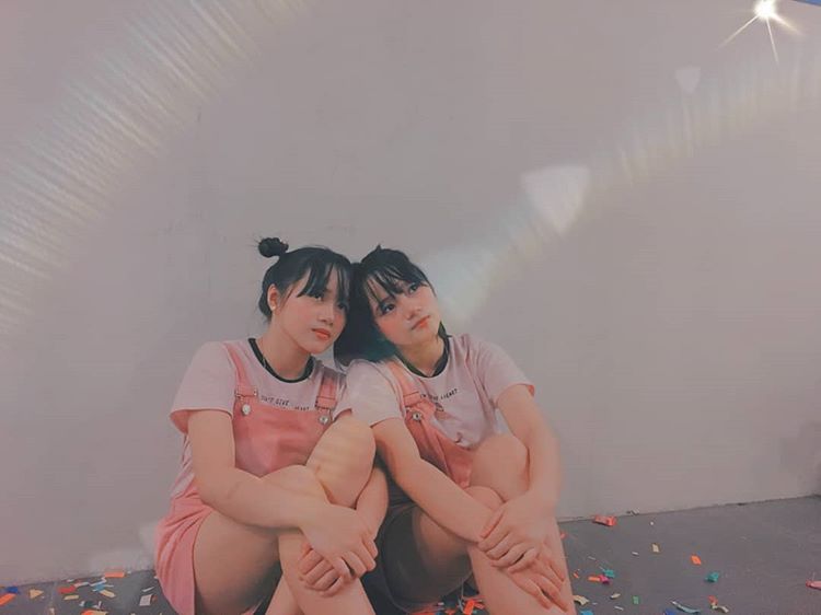Seeing ThemAt first sight, I thought that these twins are the same. But it was a mistake. They were actually twins. I saw one of them for the first time at I-School and I really thought that they are only one. And I think that it is really interesting and amazing.+++