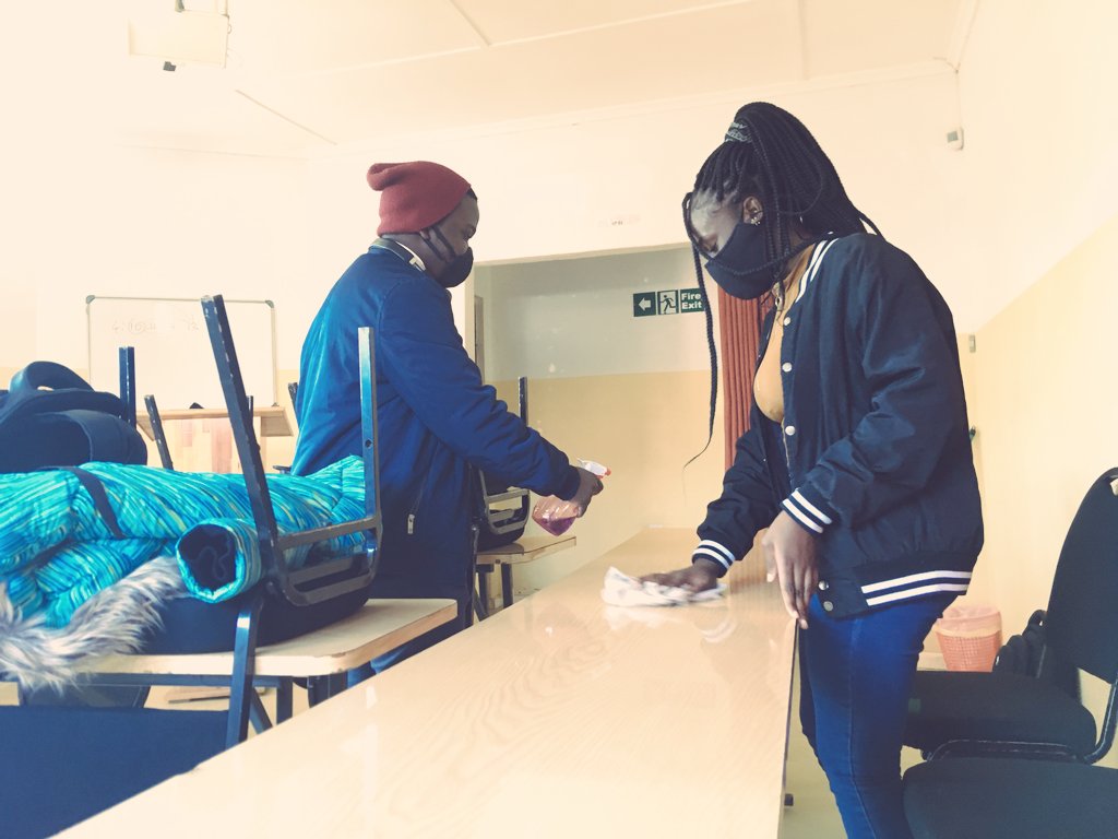 ACUZambia's tweet photo. Working while it is day!

It's been a blessing to watch the students dive back into the student labour programme with gusto and enthusiasm. It's an encouragement!

#ACU
#Covid19
#CampusReopens
#StudentLabour
#GraceAndKnowledge
#AlwaysGrowing https://t.co/pzuKsLailE