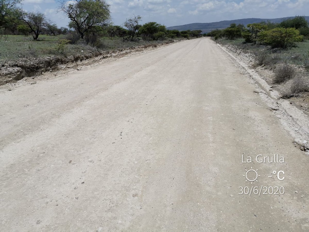 lucciadelacruz's tweet photo. Caso de éxito. Camino rural antes y después de la estabilización con cal #estabilical #calidra #siempreahi https://t.co/mSIyxsVbc5