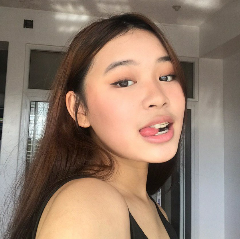 misamoslave's tweet photo. ᵇˡᵉᵖ :p

[ #OnceSelcaDay @JYPETWICE ] https://t.co/LOAh8u4wWj