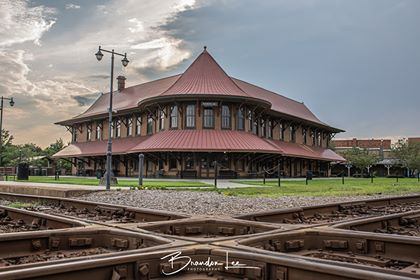 Hamlet_Depot's tweet photo. Good TGIF morning @Hamlet_Depot fans!

One of our favorite photographers, Brandon Lee Photography is in town today and sent us this awesome shot of the Depot to share with all of you and to brighten your TGIF.

#hamletdepotandmuseums
#brandonleephotography
#hamletnc https://t.co/nbvqsHQhES