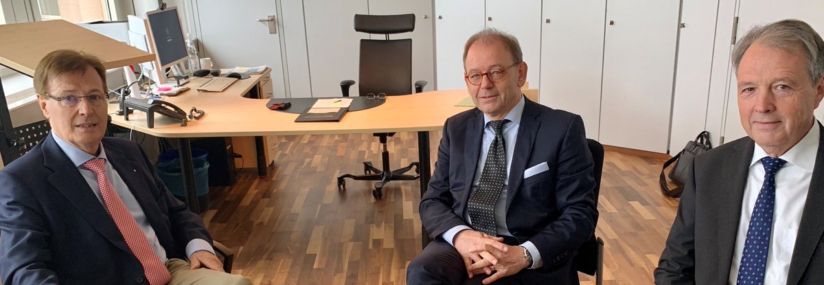 JM Biesenbach informiert sich vor Ort über die Sanierungsarbeiten am AG/<a href="/LGKoeln/">Landgericht Köln</a>:

Danke an alle Mitarbeiterinnen und Mitarbeiter für den außerordentlichen Einsatz! 

justiz.nrw/JM/Presse/pres…