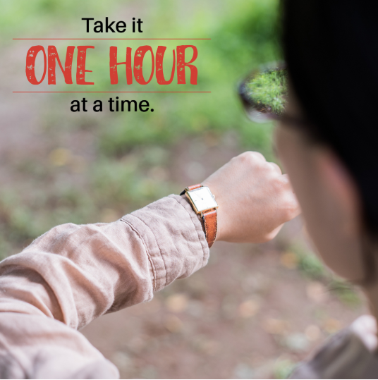 SmokefreeUs's tweet photo. #QuitingSmoking can be overwhelming. Remind those who are quitting to take their quit one hour at a time. Every hour #Smokefree is an accomplishment, and the hours will add up. Check out these tips for sticking with it: https://t.co/zbjsHWE9S5 https://t.co/OG4JO71u1H