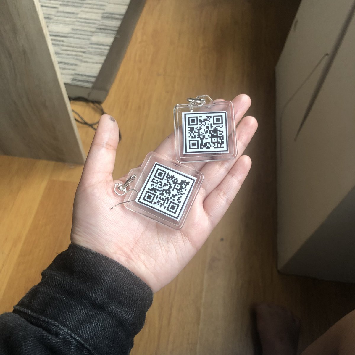 imbabyph's tweet photo. RELEASED ON IG: MAY 27

qr code earrings! customize it with any qr code!! rickroll ur friends? 🤔 https://t.co/v2gvnBKwc3