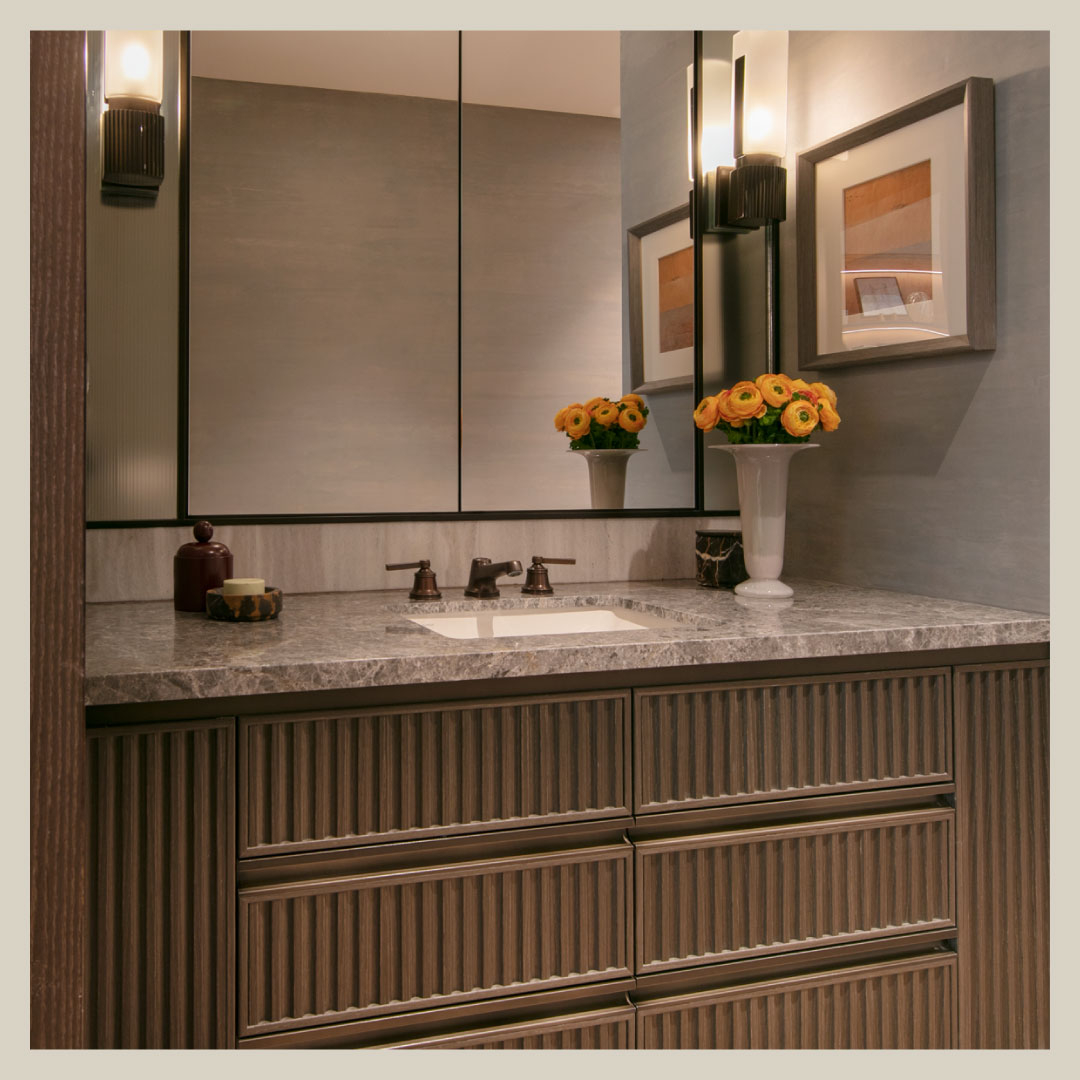 Custom made! ⁠
⁠
The secondary bath at #LanternHouseNYC features Cristallo Pearl honed marble flooring and custom vanities with built-in mirrored medicine cabinets. ⁠
⁠
Schedule a virtual tour. By appointment only. LanternHouse.com or call (212) 796-1515.⁠