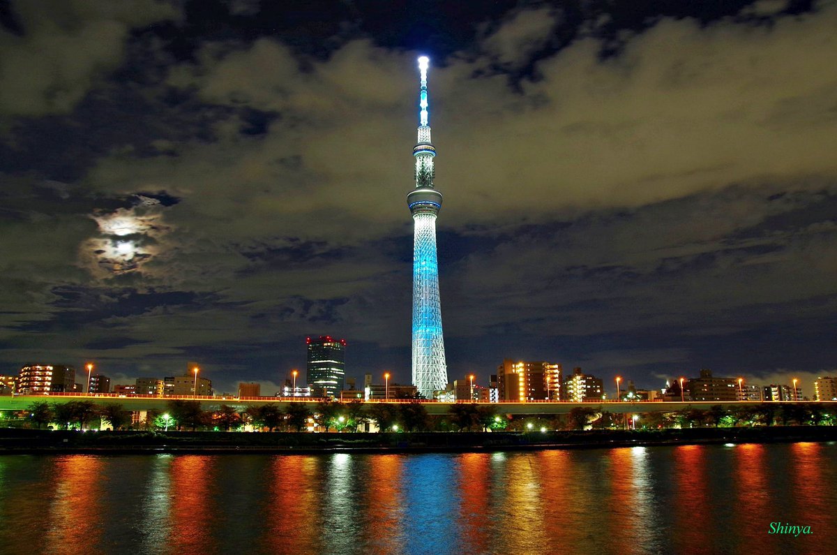 Uzivatel Shinya 浅草 空 Na Twitteru 東京スカイツリー ライトアップ 粋 Tokyo Skytree Light Up Moon 隅田川 桜橋 首都高速 隅田公園 大きな雲 雲の流れ 雨上り 月齢 17 8 月 月明り 雲 金星 星 7月9日 東京 都内 新規感染者数 224人