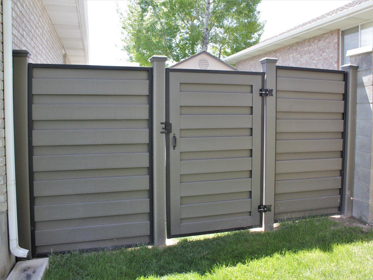 TrexFencing's tweet image. Wondering where you can buy Trex Fencing? Visit our Trex Fencing Shop! YourNextFence.com/Shop/ #trexfencing #privacyfencing #diy  #buytrexfencing #shoptrexfencing