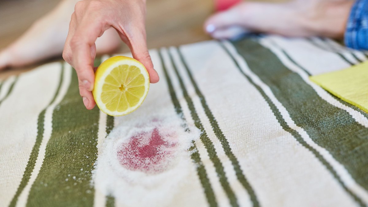 aptratings's tweet image. Having trouble getting an unsightly wine stain out of your carpet or furniture? We've got you covered: 
ohmyapt.apartmentratings.com/how-to-remove-…