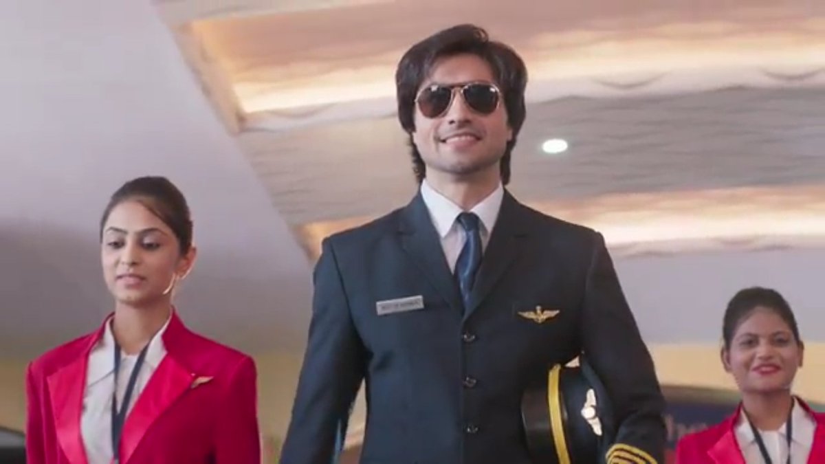 captain aditya hooda in the houseeeeeeee!!!!!!   #Bepannaah  #HarshadChopda