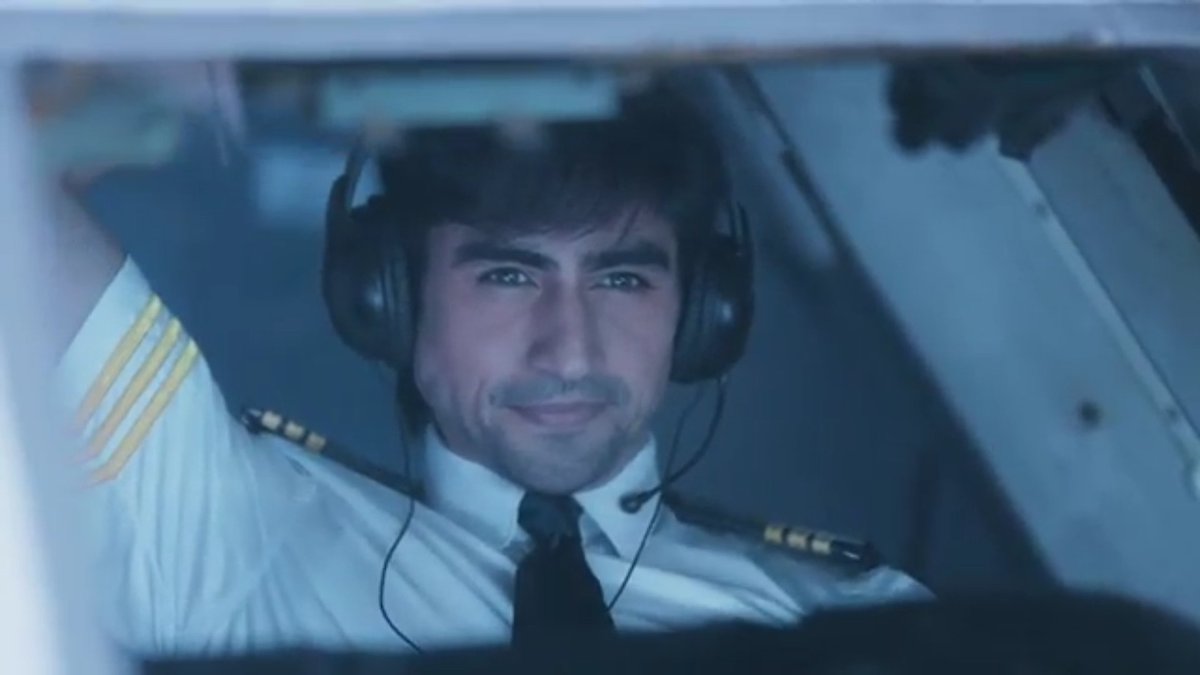 captain aditya hooda in the houseeeeeeee!!!!!!   #Bepannaah  #HarshadChopda