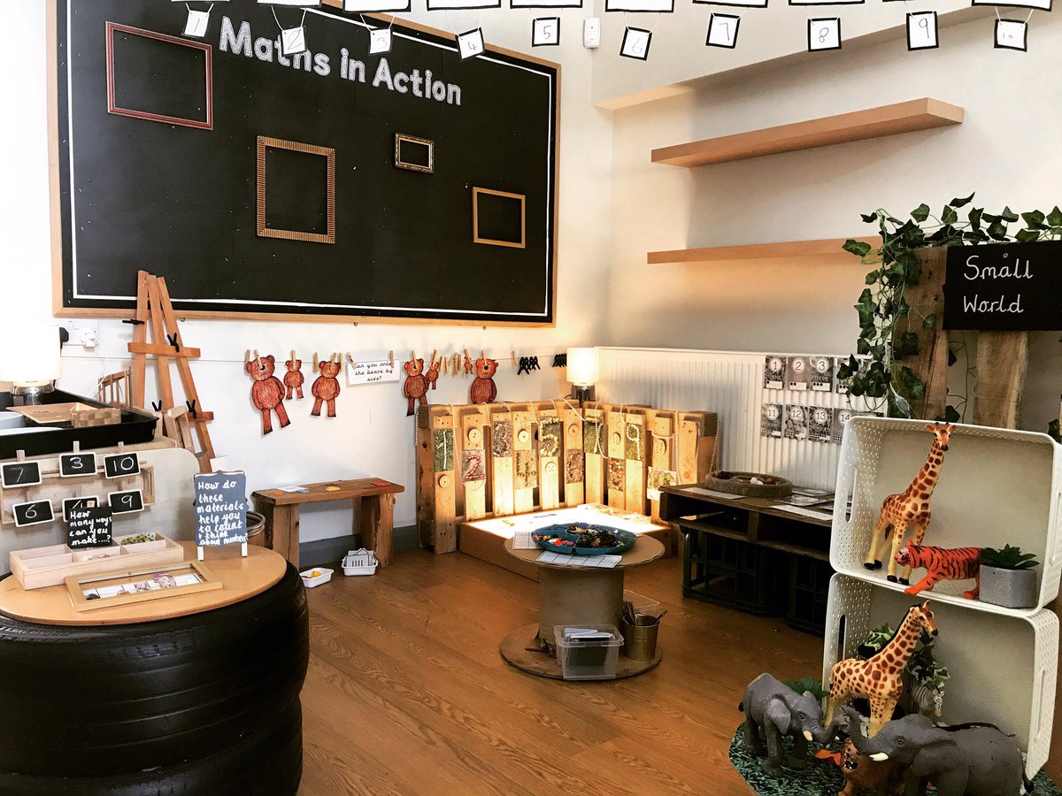 Mrs Hutchinson tweet media