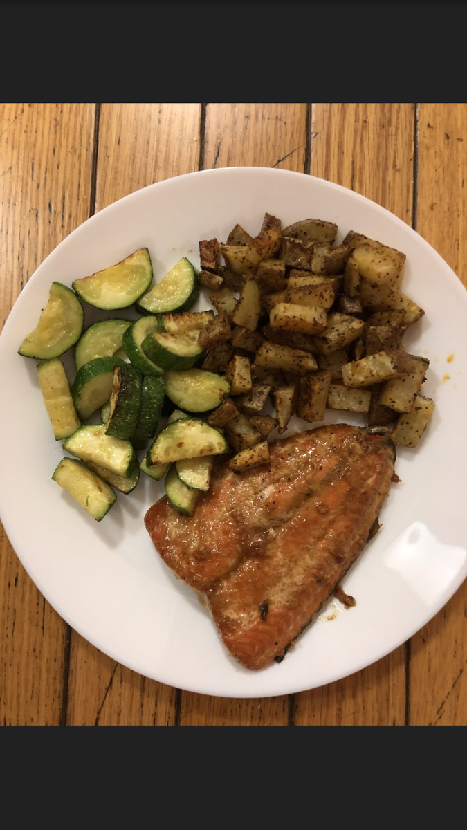 NYUGyms's tweet photo. Another incredible looking and well-balanced meal idea. Blending healthy protein, fats and carbs.               

Photo and recipe by 
@tiffanyongnutrition
#nyu #nyugyms #nyuniversity #foodiefriday #nyufit #nyueats #quarantinelife #quarantine #healthylifestyle #nutrition https://t.co/ZR8PeOzrhM