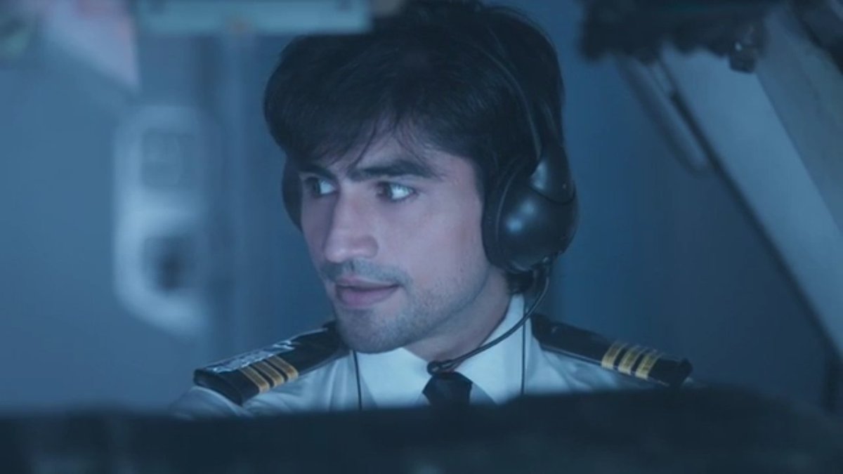 can't help it. these caps HAS to be in this thread!  #Bepannaah  #HarshadChopda